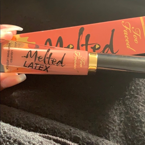 TOO FACED MELTED LATEX LIPSTICK - Picture 3 of 3